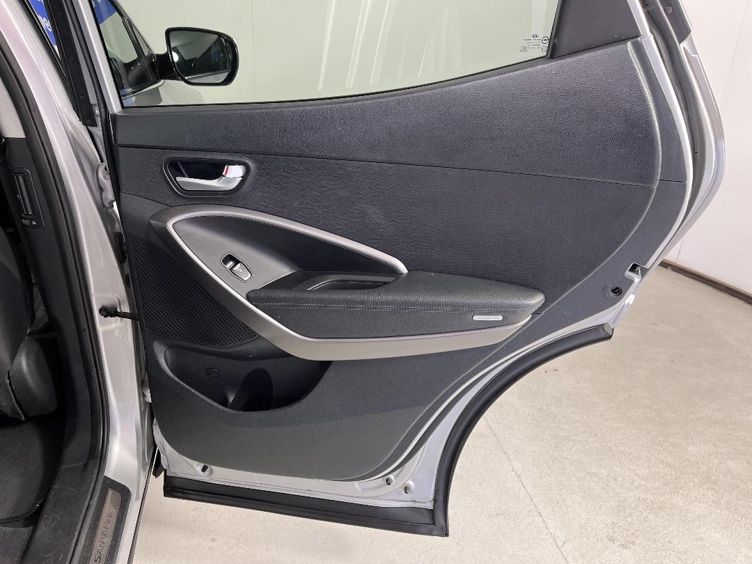 Photo '19' of Hyundai Santa FE