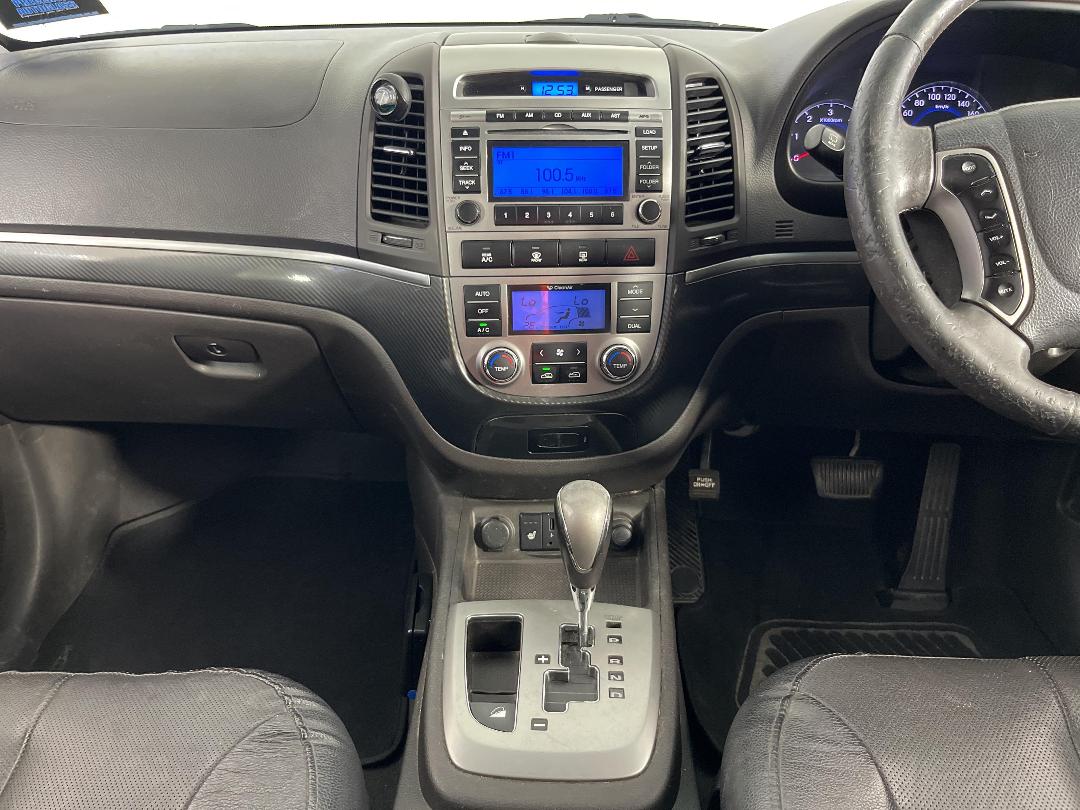 Photo '18' of Hyundai Santa FE