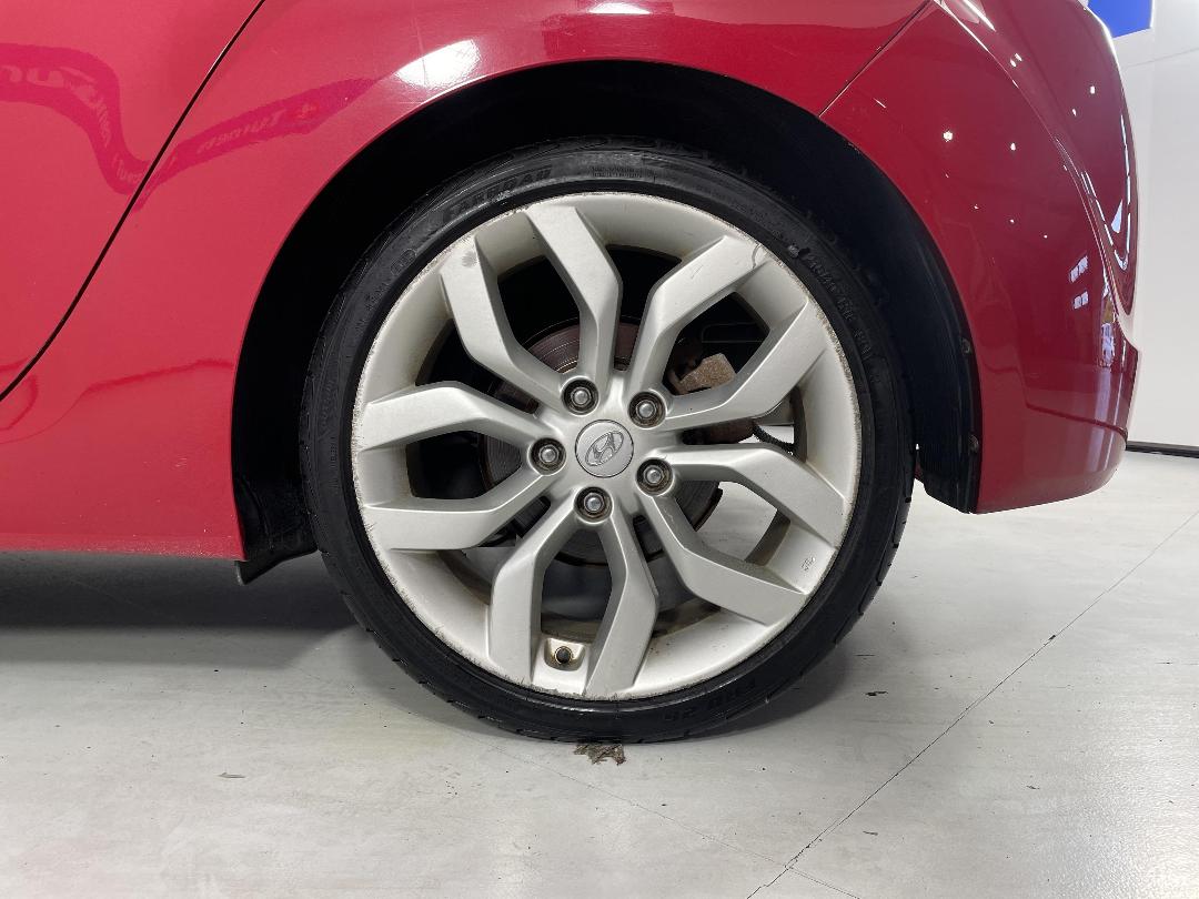 Photo '11' of Hyundai Veloster Photo '11' of Hyundai Veloster