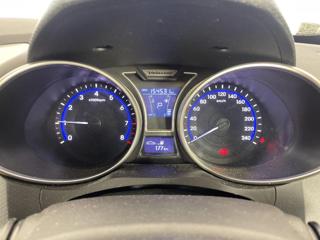 Photo '21' of Hyundai Veloster Photo '21' of Hyundai Veloster