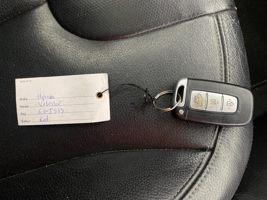 Photo '22' of Hyundai Veloster Photo '22' of Hyundai Veloster