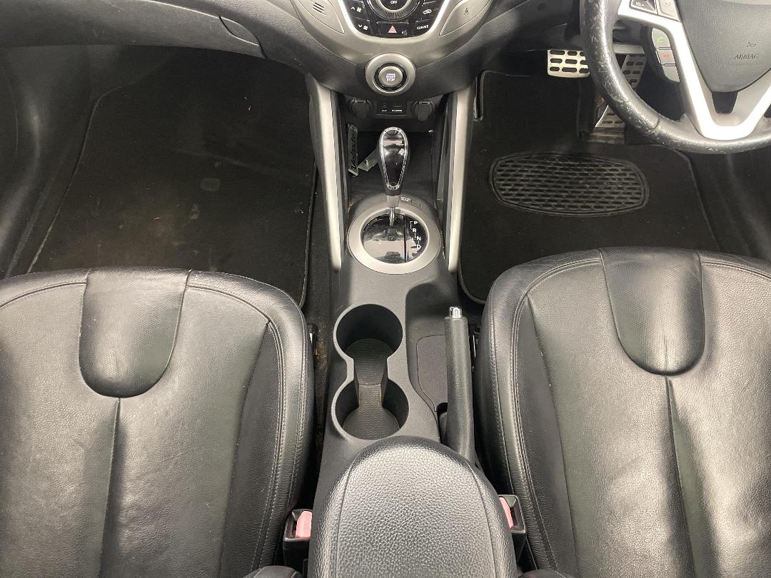 Photo '18' of Hyundai Veloster Photo '18' of Hyundai Veloster