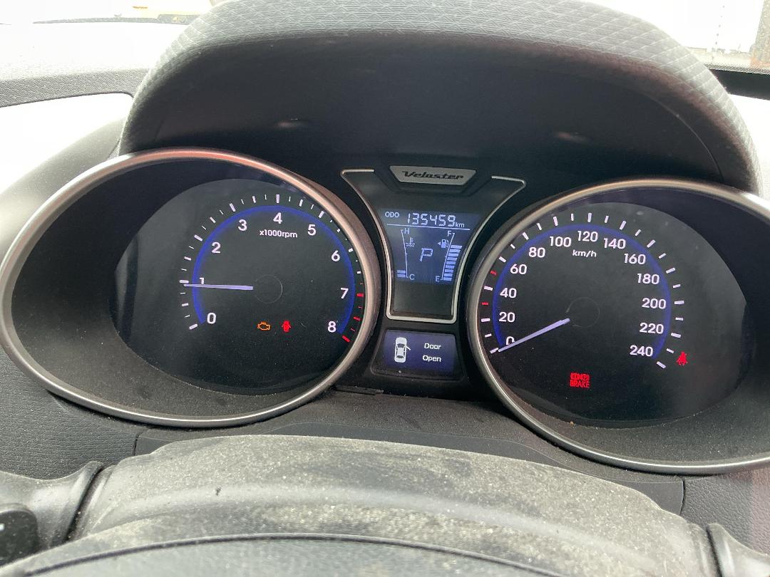 Photo '13' of Hyundai Veloster DCT