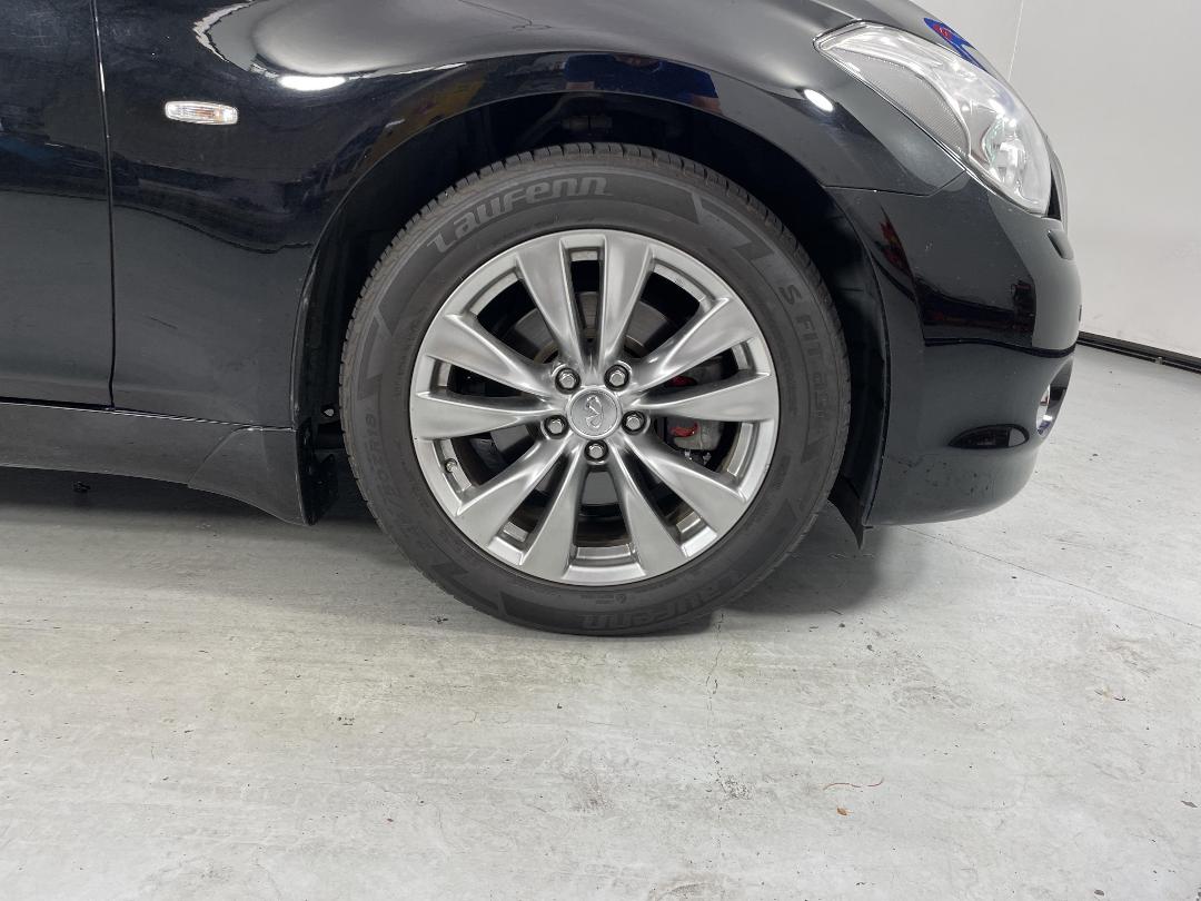 Photo '9' of Infiniti M37