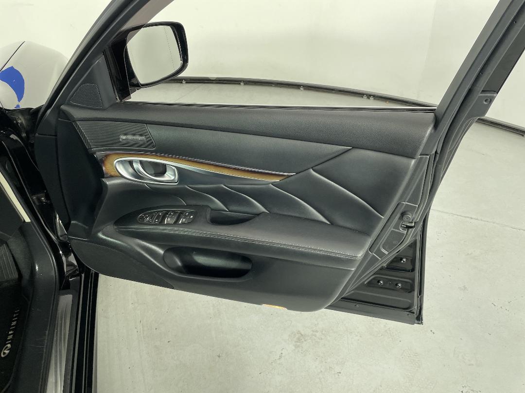 Photo '15' of Infiniti M37