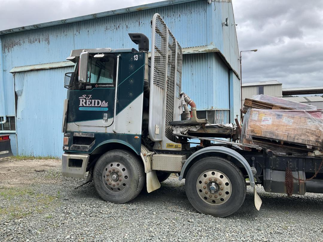 Photo '6' of International 9800I Logger