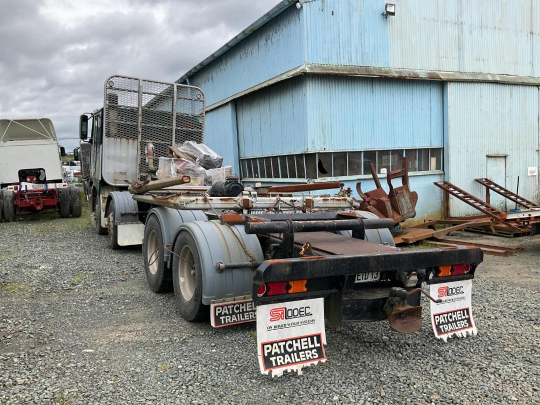 Photo '5' of International 9800I Logger