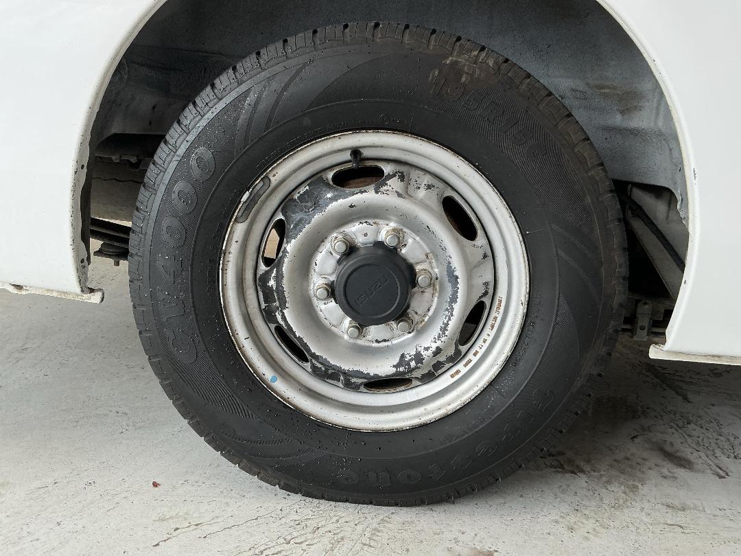 Photo '12' of Isuzu Como Photo '12' of Isuzu Como