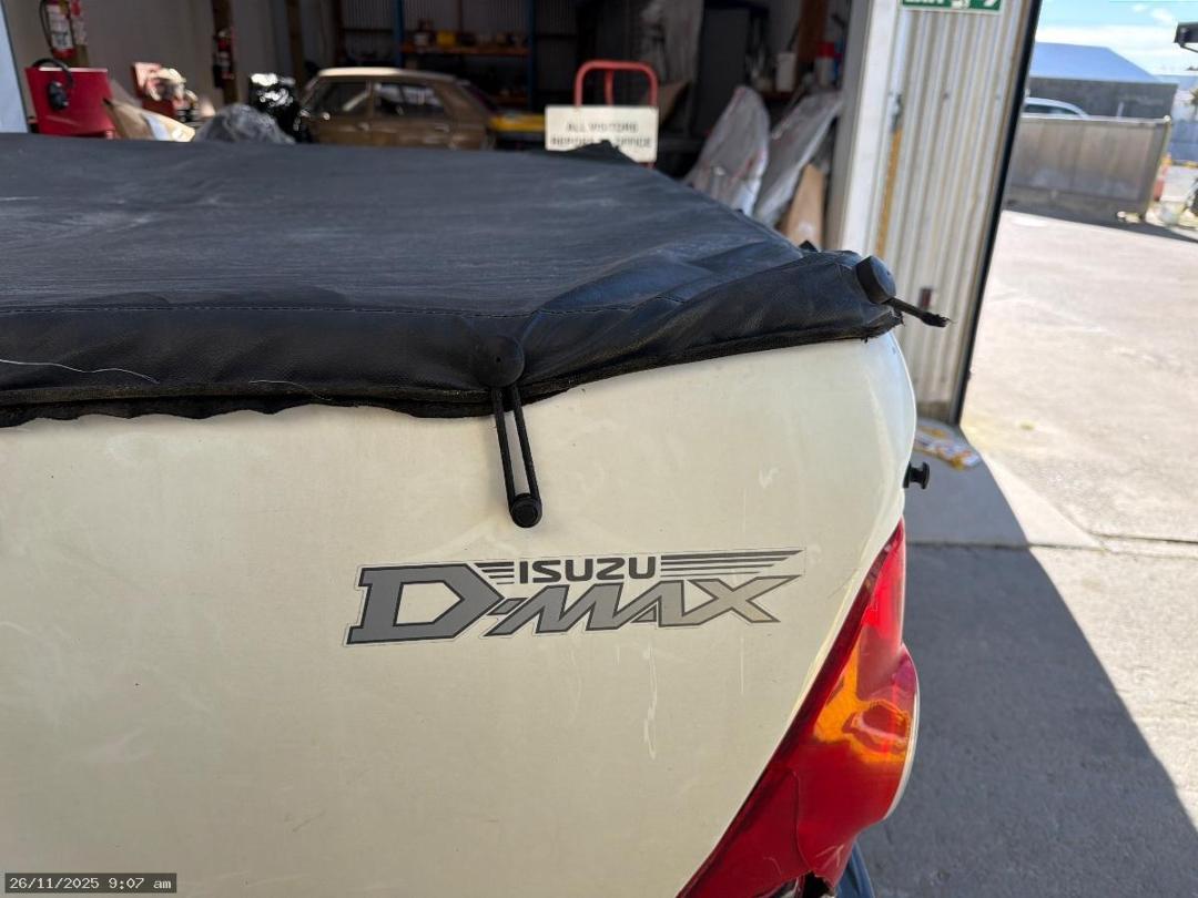 Photo '18' of Isuzu D-MAX LS Double CAB Photo '18' of Isuzu D-MAX LS Double CAB