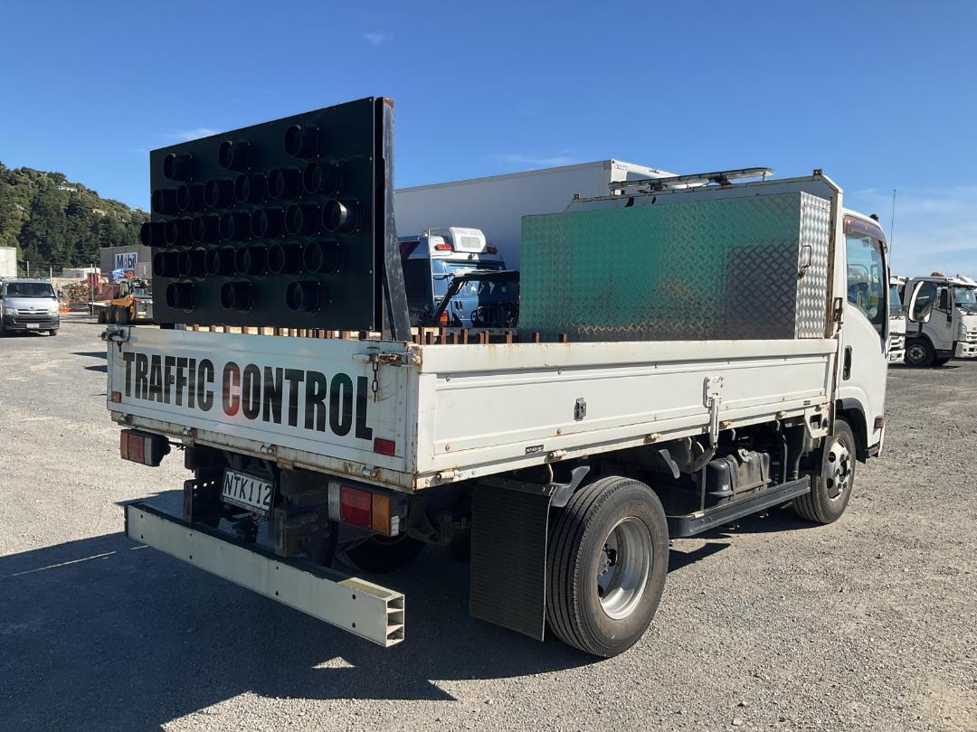 Photo '5' of Isuzu ELF Traffic Management Photo '5' of Isuzu ELF Traffic Management