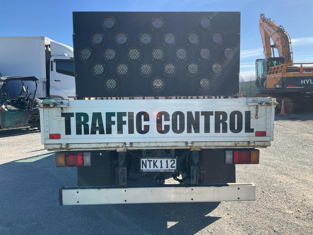 Photo '6' of Isuzu ELF Traffic Management Photo '6' of Isuzu ELF Traffic Management