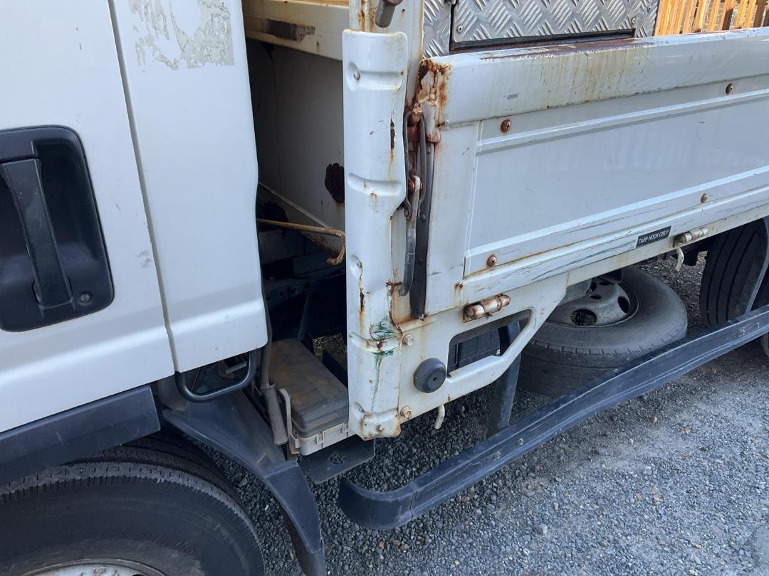 Photo '21' of Isuzu ELF Traffic Management Photo '21' of Isuzu ELF Traffic Management