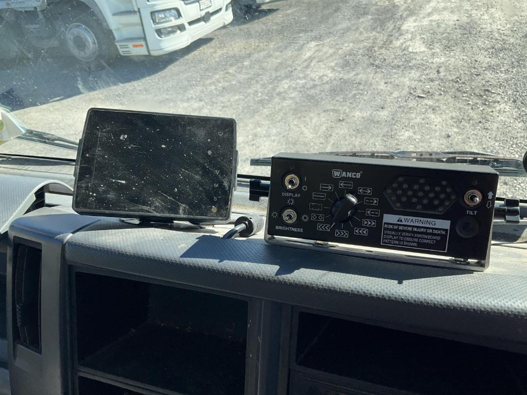 Photo '30' of Isuzu ELF Traffic Management Photo '30' of Isuzu ELF Traffic Management