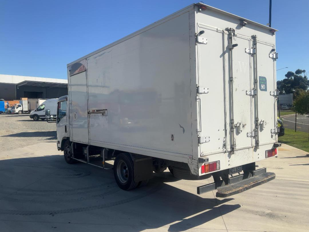 Photo '6' of Isuzu ELF Chiller