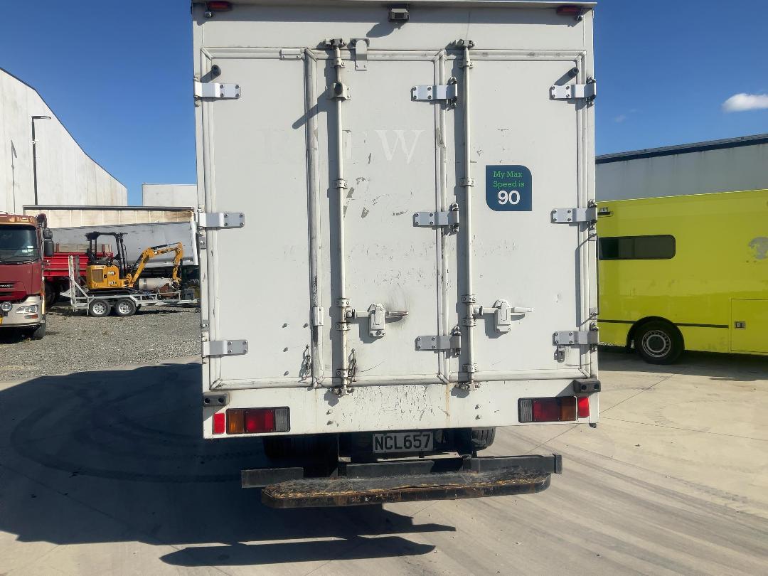 Photo '7' of Isuzu ELF Chiller