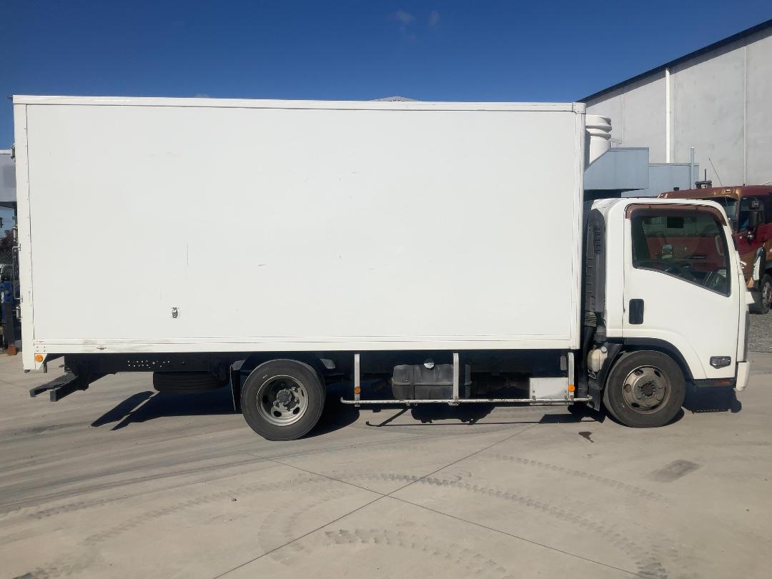 Photo '9' of Isuzu ELF Chiller