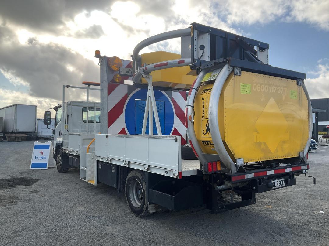 Photo '6' of Isuzu F Series FSR700 Traffic Management