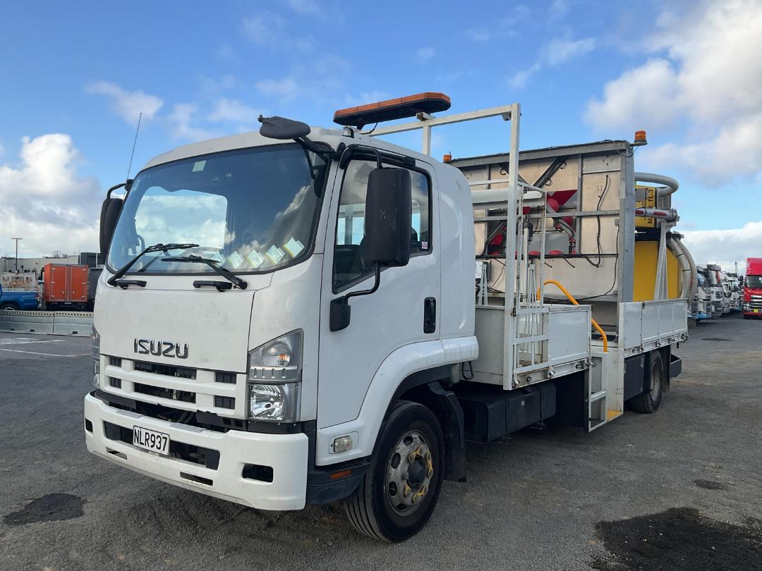 Photo '9' of Isuzu F Series FSR700 Traffic Management