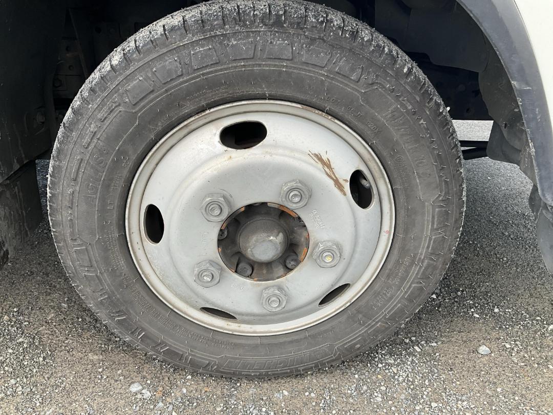 Photo '40' of Isuzu N Series NLR250S Box Body