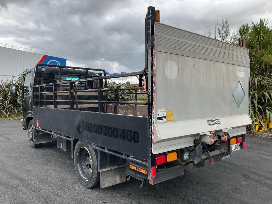 Photo '6' of Isuzu N Series NQR500M Gas Bottle Truck