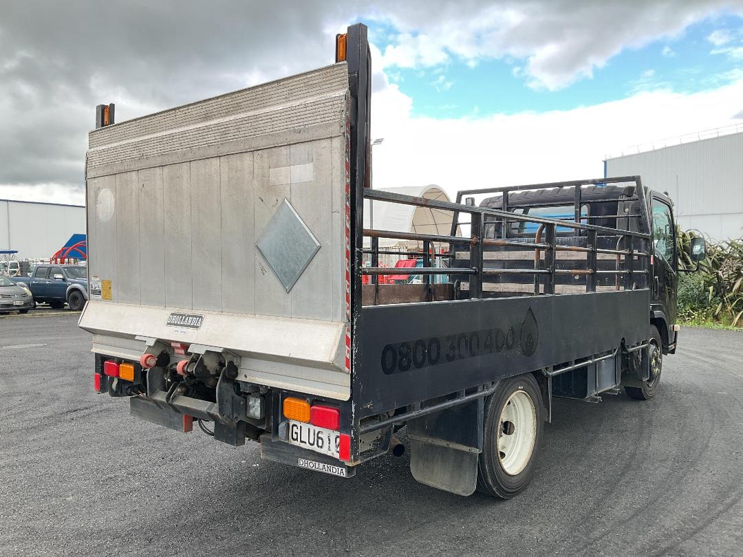 Photo '4' of Isuzu N Series NQR500M Gas Bottle Truck