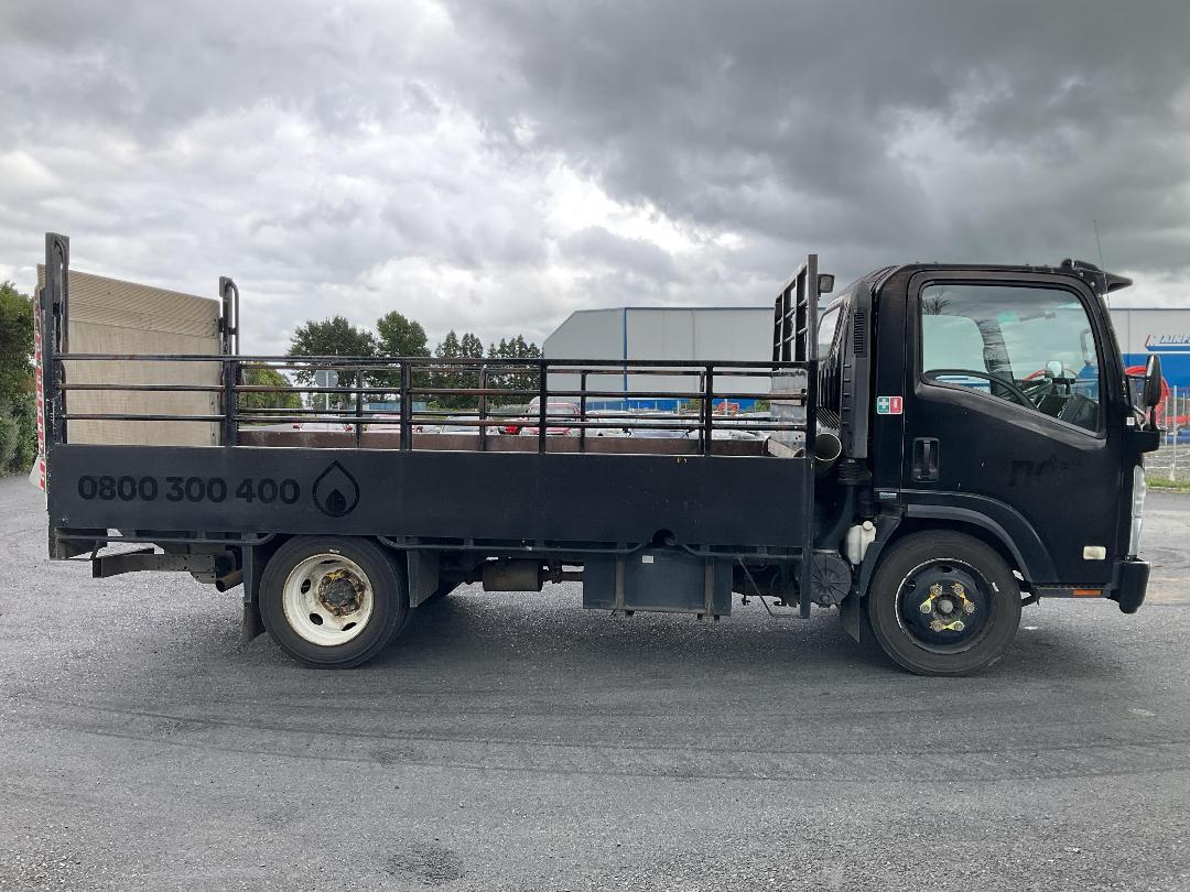 Photo '3' of Isuzu N Series NQR500M Gas Bottle Truck