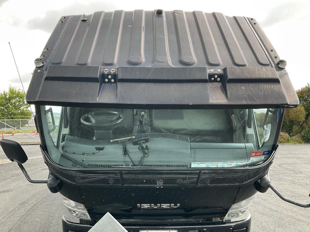 Photo '12' of Isuzu N Series NQR500M Gas Bottle Truck