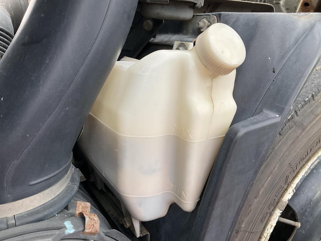 Photo '29' of Isuzu N Series NQR500M Gas Bottle Truck