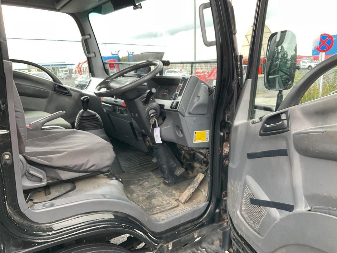 Photo '36' of Isuzu N Series NQR500M Gas Bottle Truck