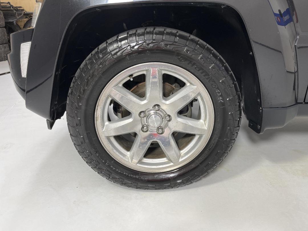 Photo '10' of Jeep Cherokee