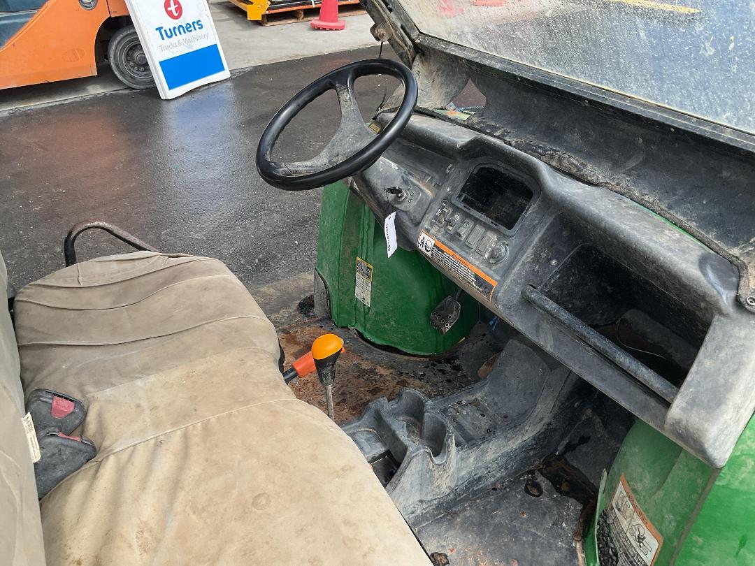 Photo '8' of John Deere side by side 4WD