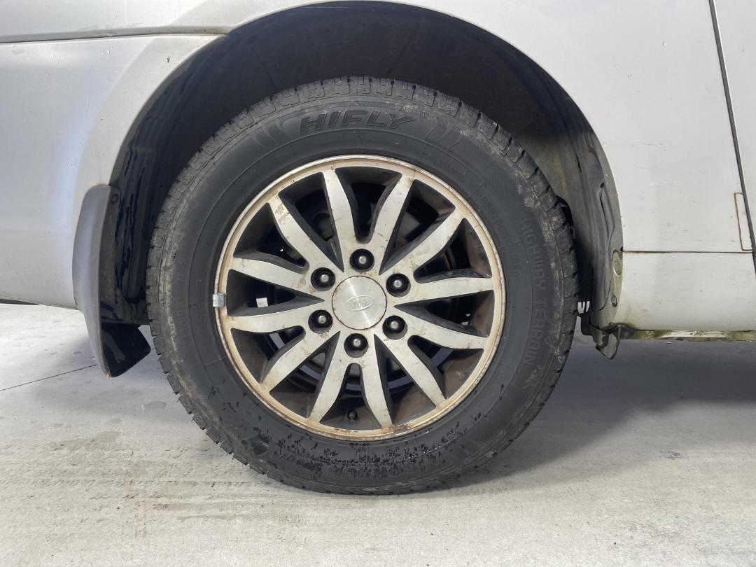 Photo '10' of KIA Carnival V6