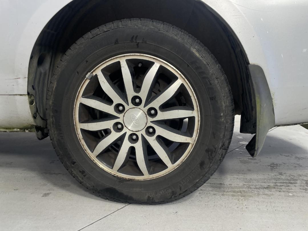 Photo '9' of KIA Carnival V6