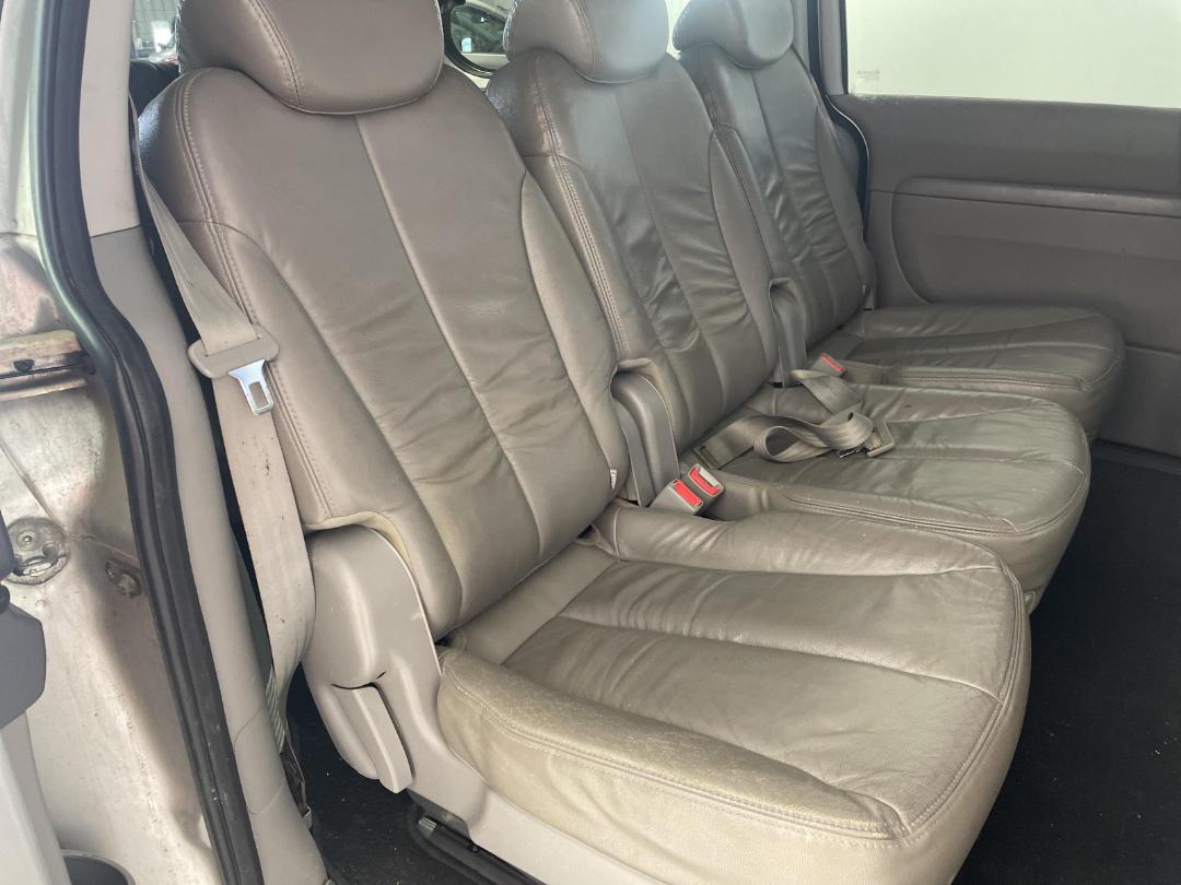 Photo '18' of KIA Carnival V6