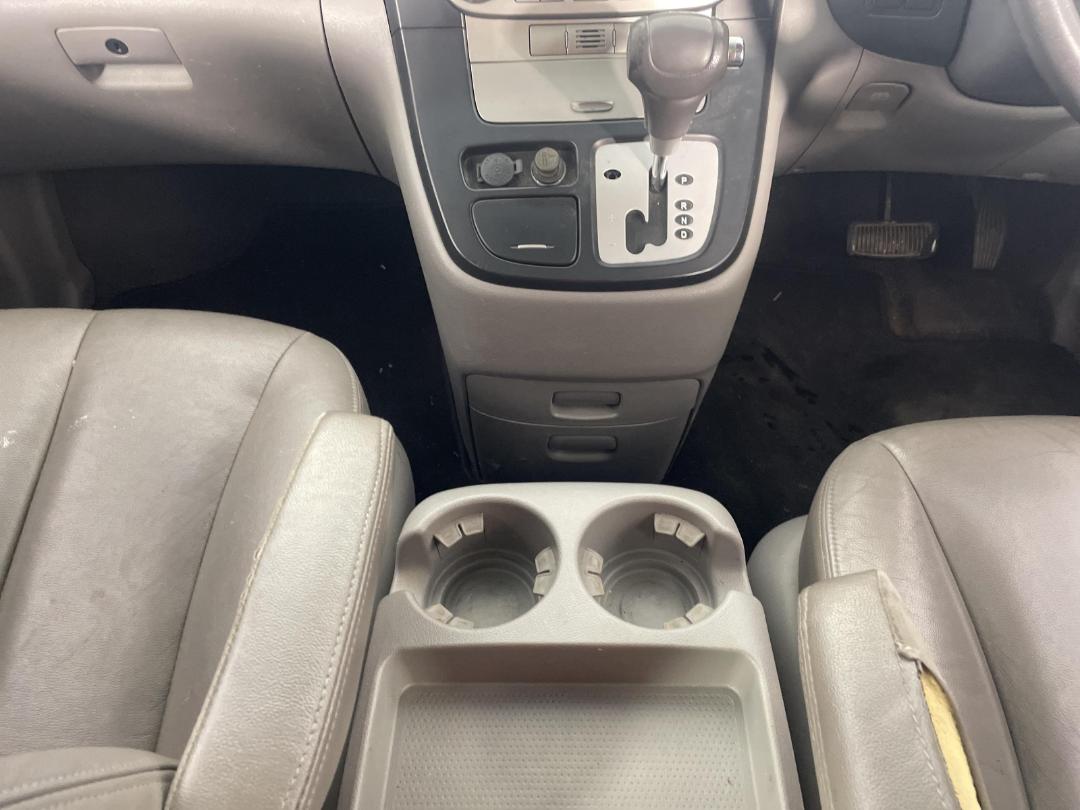 Photo '16' of KIA Carnival V6