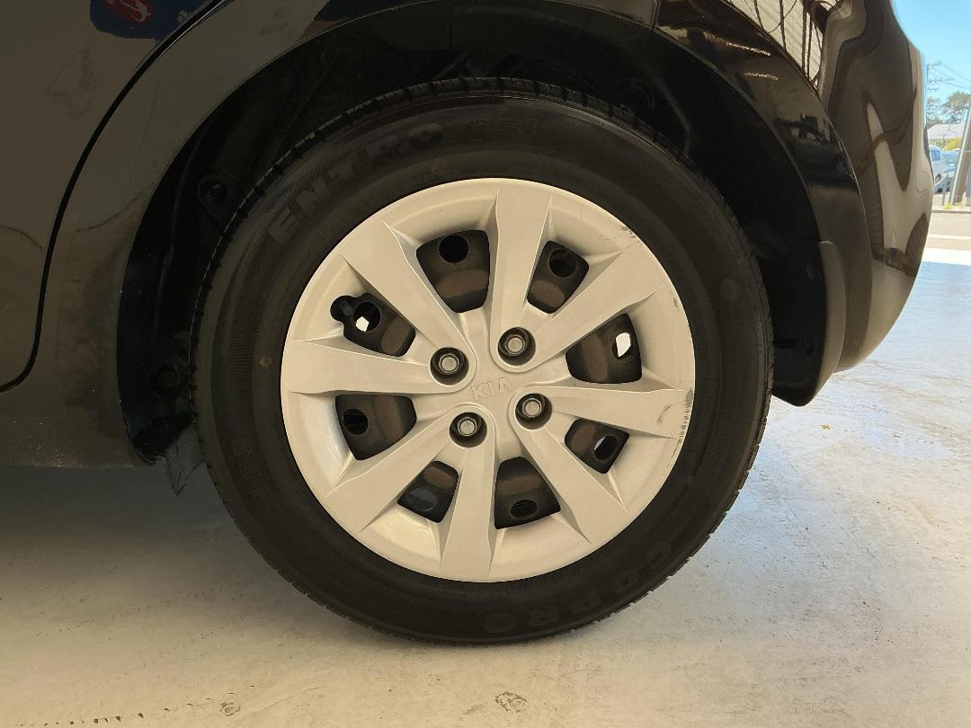 Photo '11' of KIA RIO