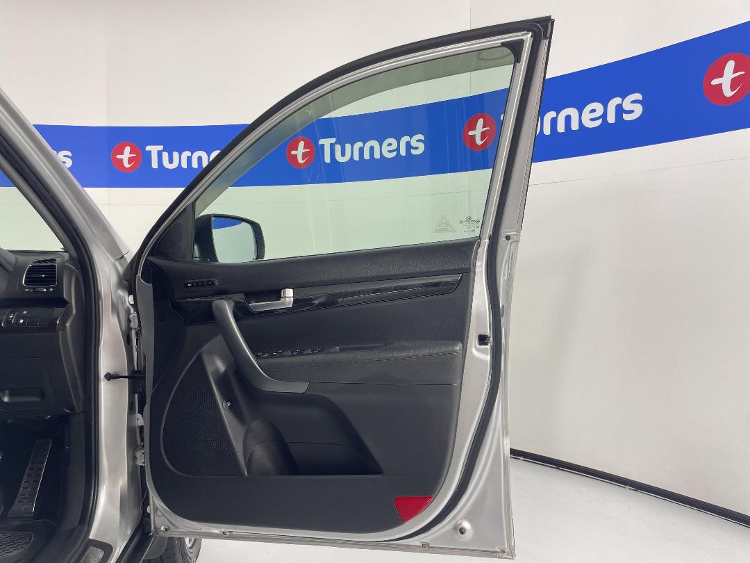 Photo '15' of KIA Sorento Photo '15' of KIA Sorento