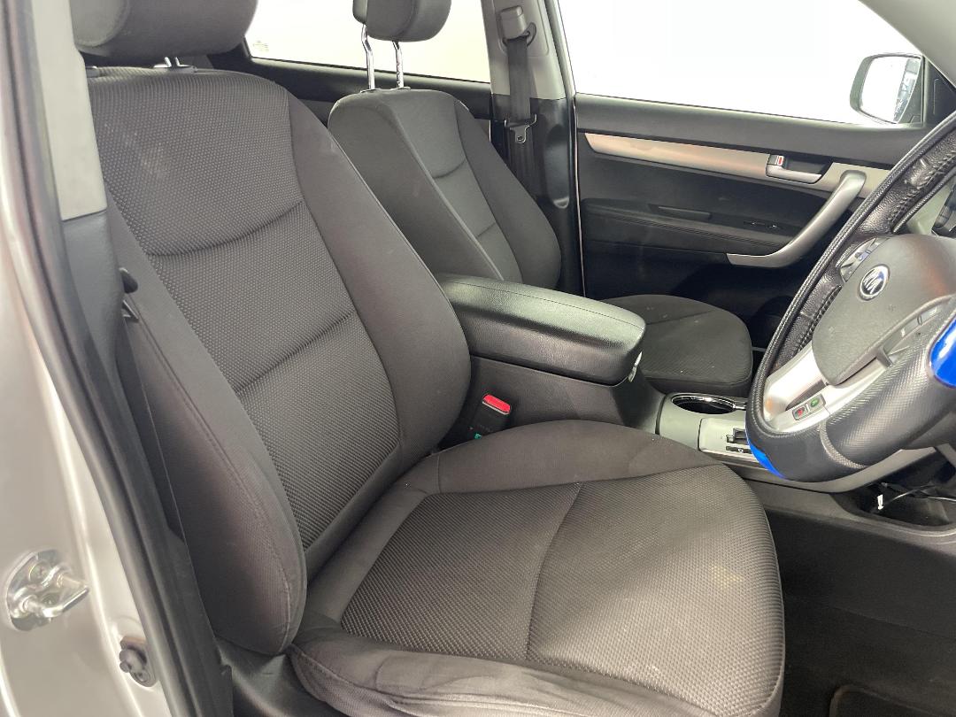 Photo '16' of KIA Sorento R