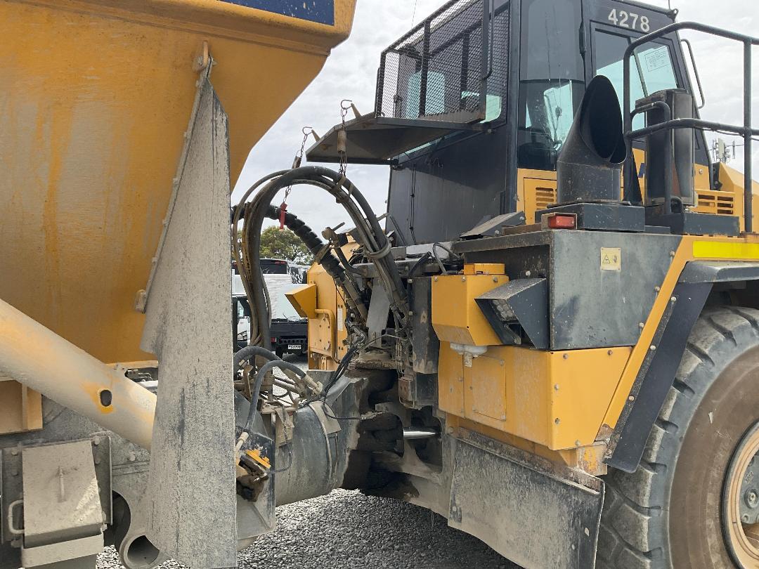 Photo '7' of Komatsu HM400 ADT