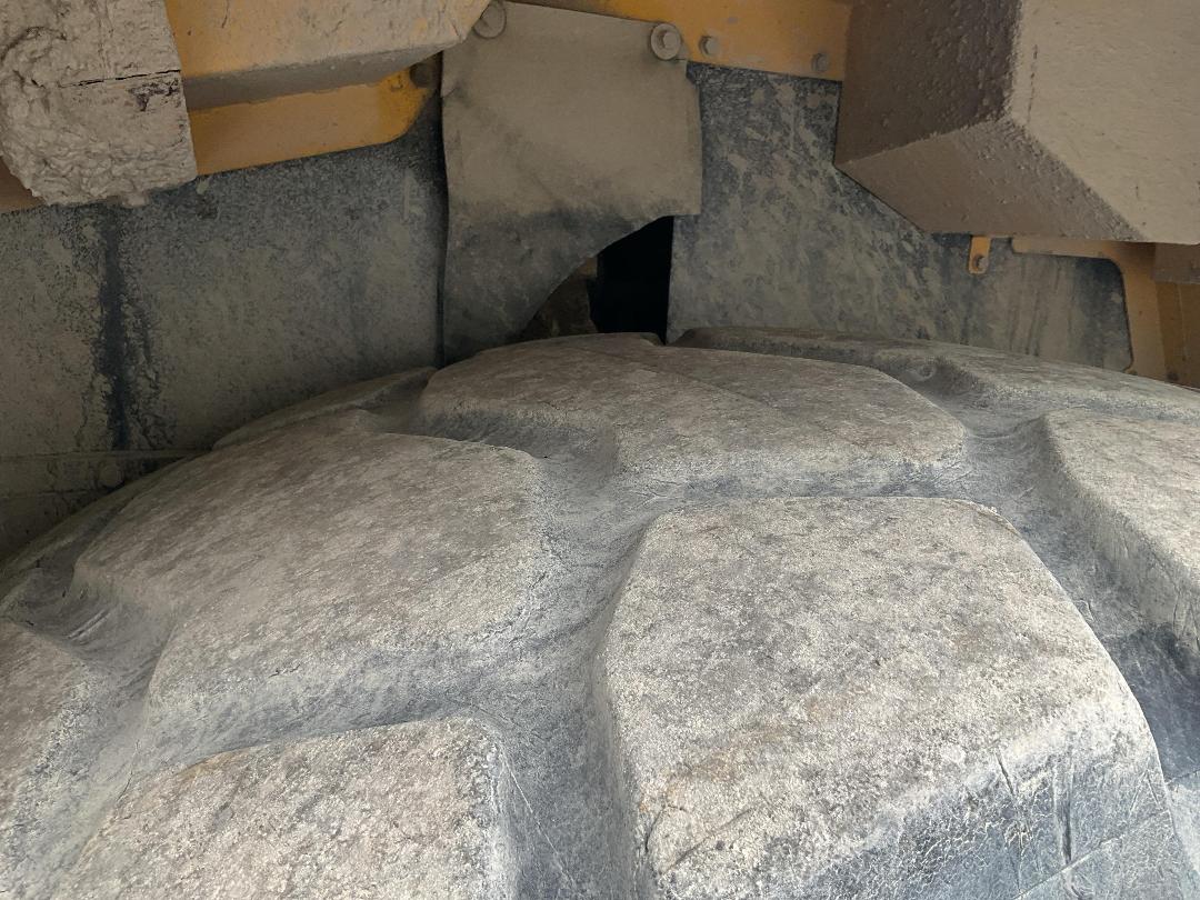 Photo '17' of Komatsu HM400 ADT