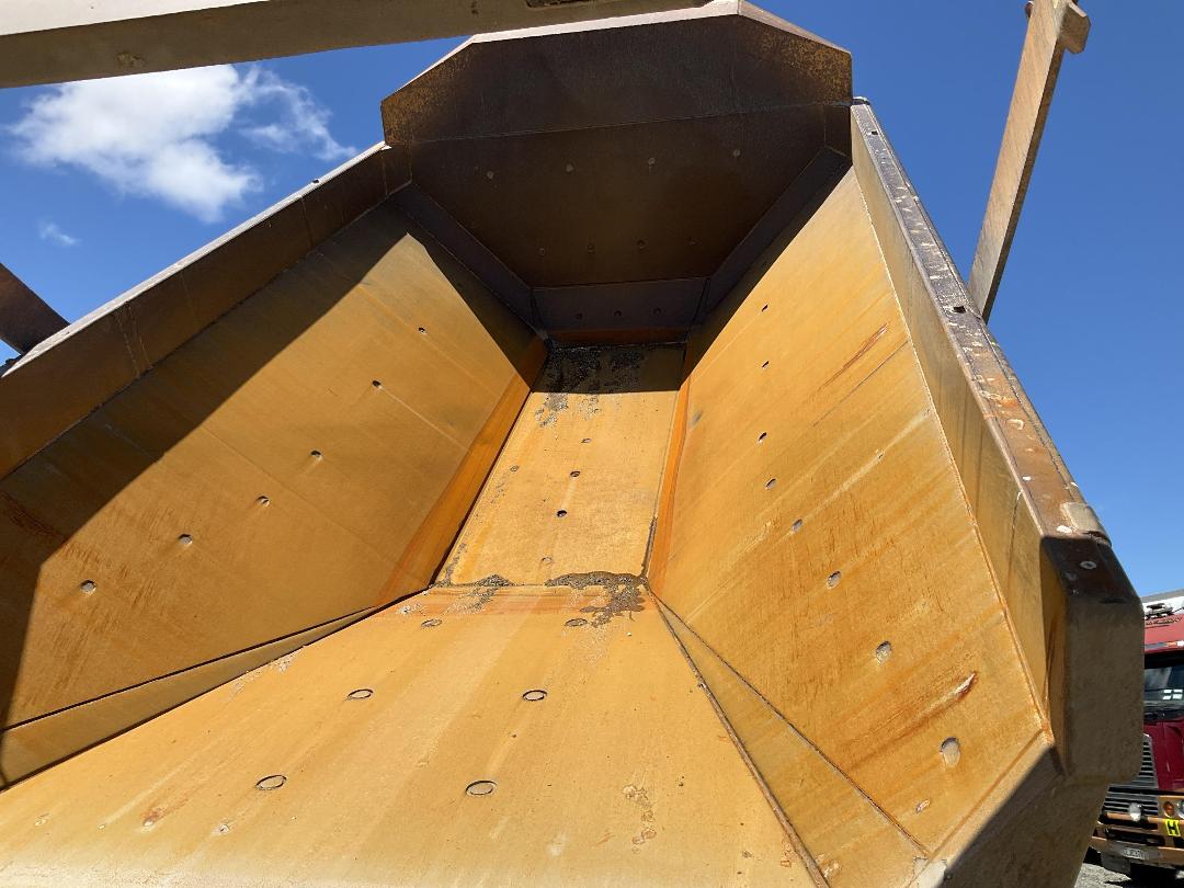 Photo '32' of Komatsu HM400 ADT