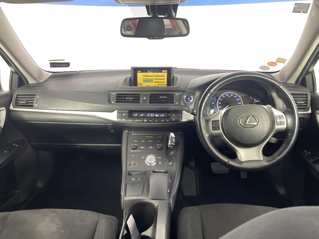 Photo '17' of Lexus CT200H Photo '17' of Lexus CT200H