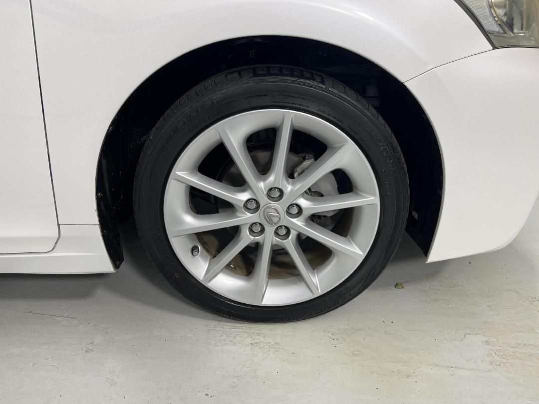 Photo '9' of Lexus CT200H Photo '9' of Lexus CT200H