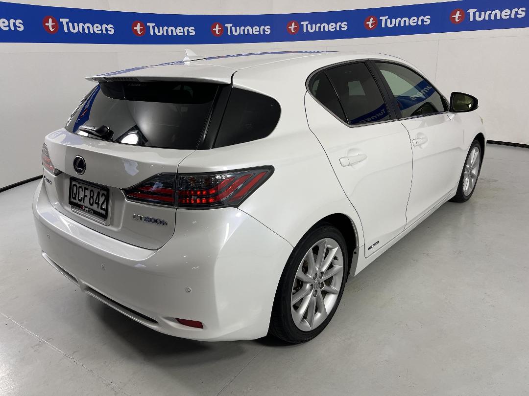 Photo '7' of Lexus CT200H Photo '7' of Lexus CT200H