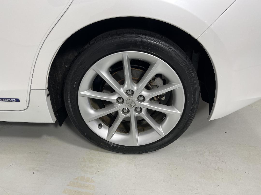 Photo '11' of Lexus CT200H Photo '11' of Lexus CT200H