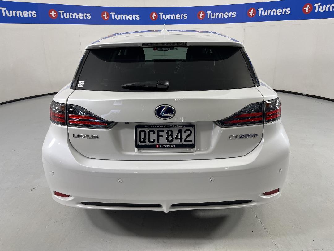 Photo '6' of Lexus CT200H Photo '6' of Lexus CT200H