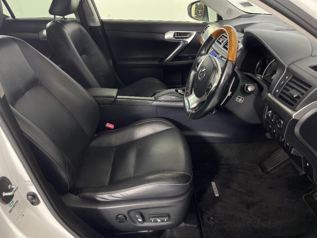 Photo '16' of Lexus CT200H Photo '16' of Lexus CT200H