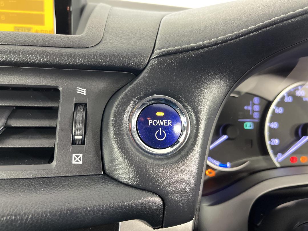 Photo '29' of Lexus CT200H Photo '29' of Lexus CT200H