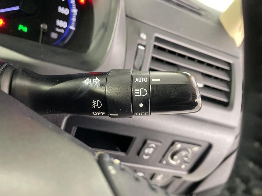 Photo '33' of Lexus HS250H