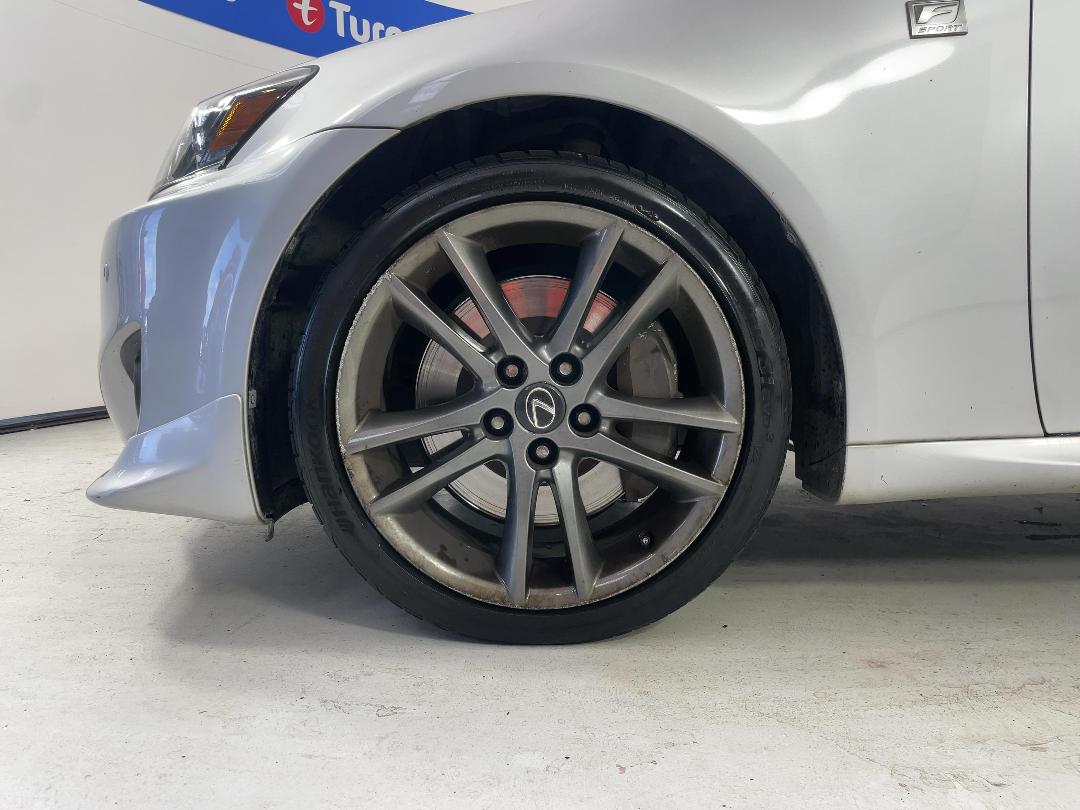 Photo '10' of Lexus IS350